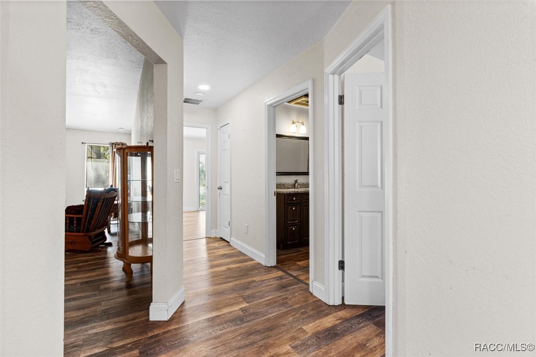 9480 W Caravan Path, Crystal River, New York image 7