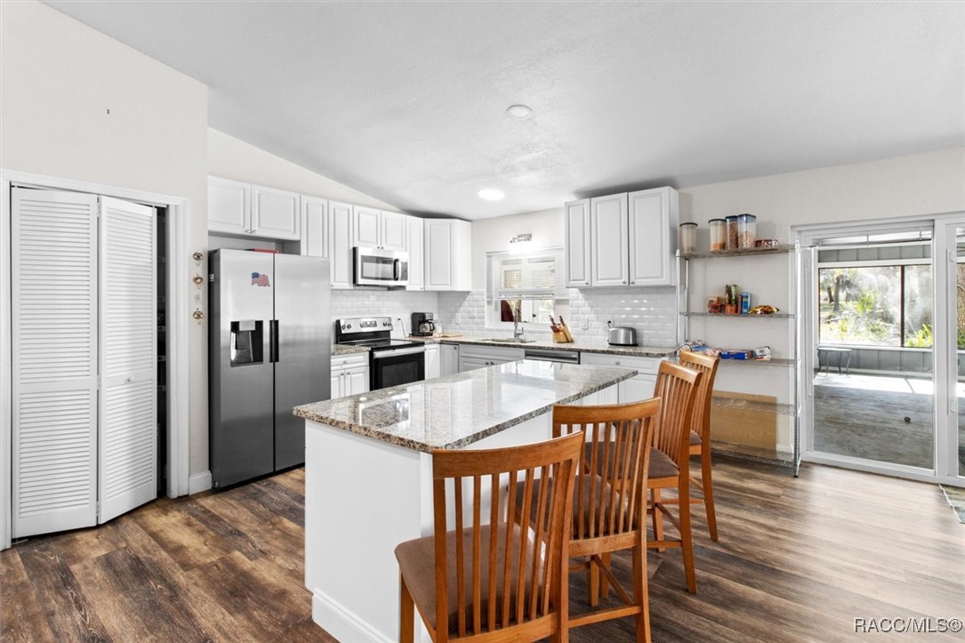 9480 W Caravan Path, Crystal River, New York image 6