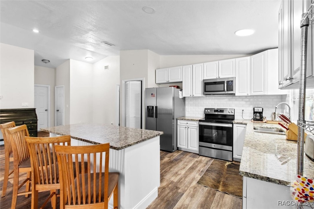 9480 W Caravan Path, Crystal River, New York image 3