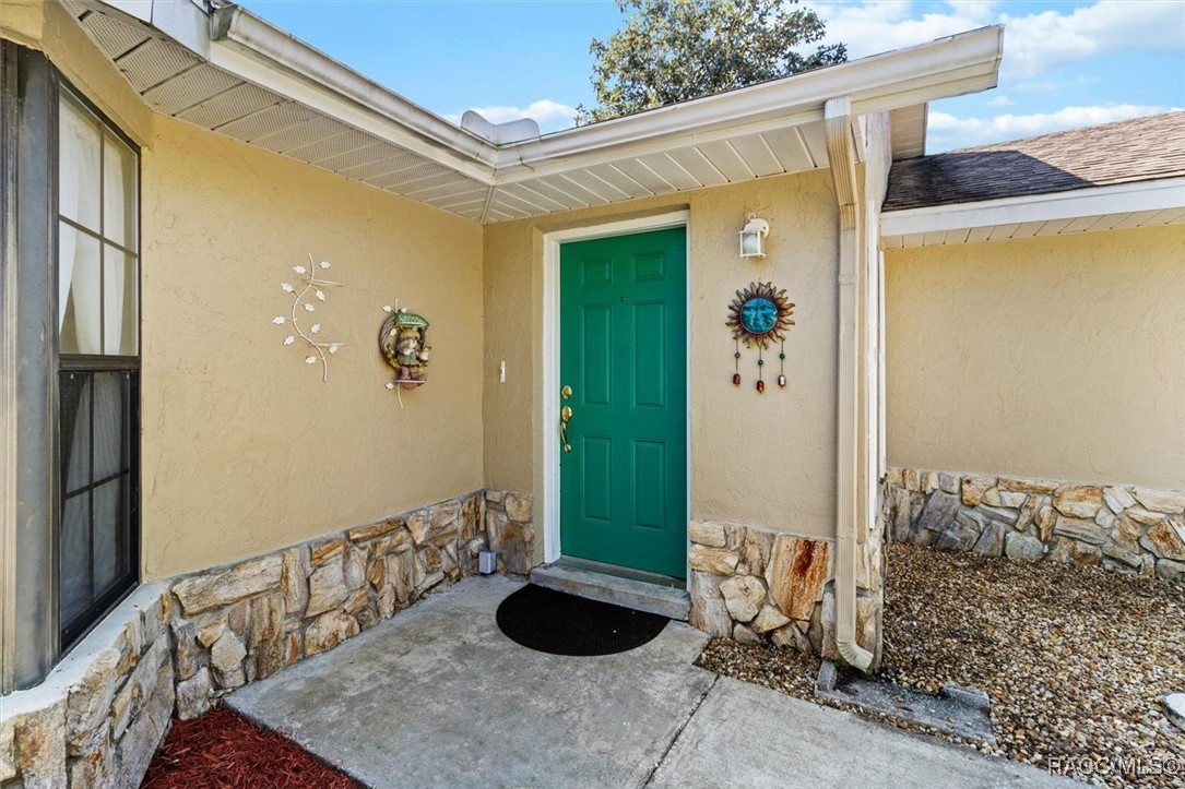 7618 W Golf Club Street, Crystal River, Florida image 3