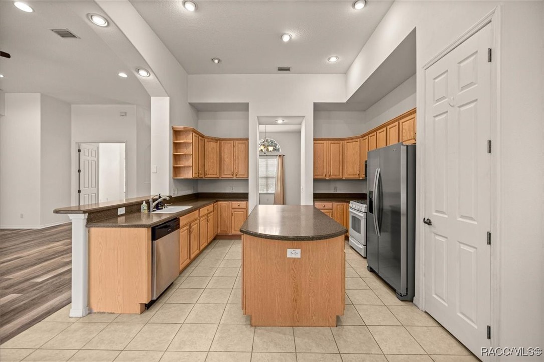 Hernando, Florida 34442, United States, 3 Bedrooms Bedrooms, ,2 BathroomsBathrooms,Residential,Active,163204