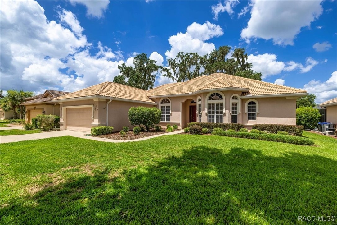 1125 W Beagle Run Loop