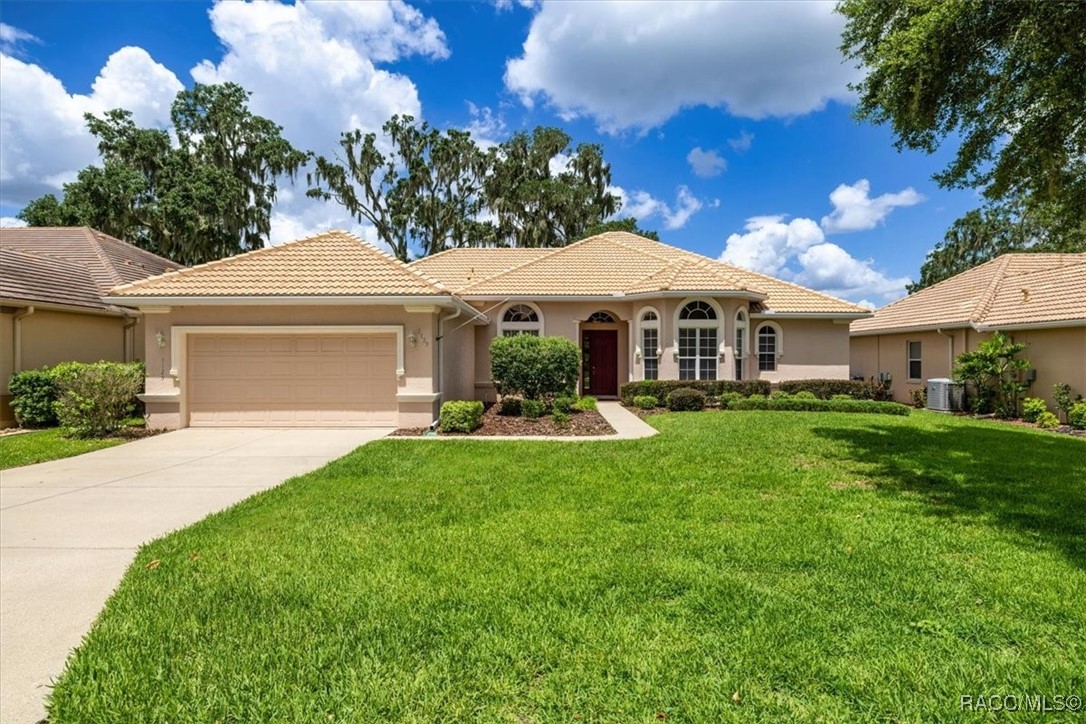 1125 W Beagle Run Loop