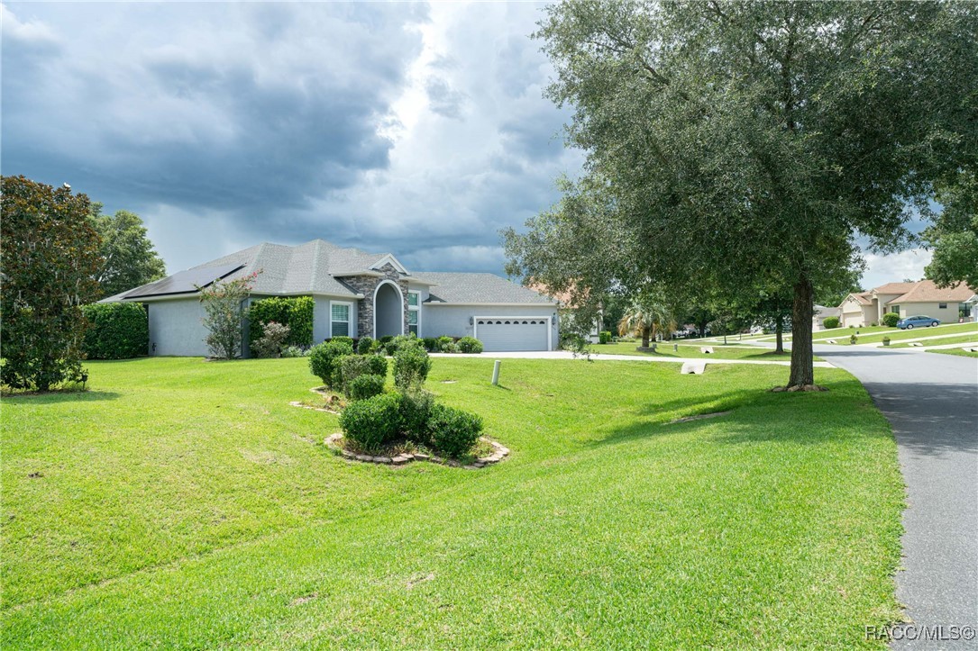 2571 N Brentwood Circle, Lecanto, Florida image 2