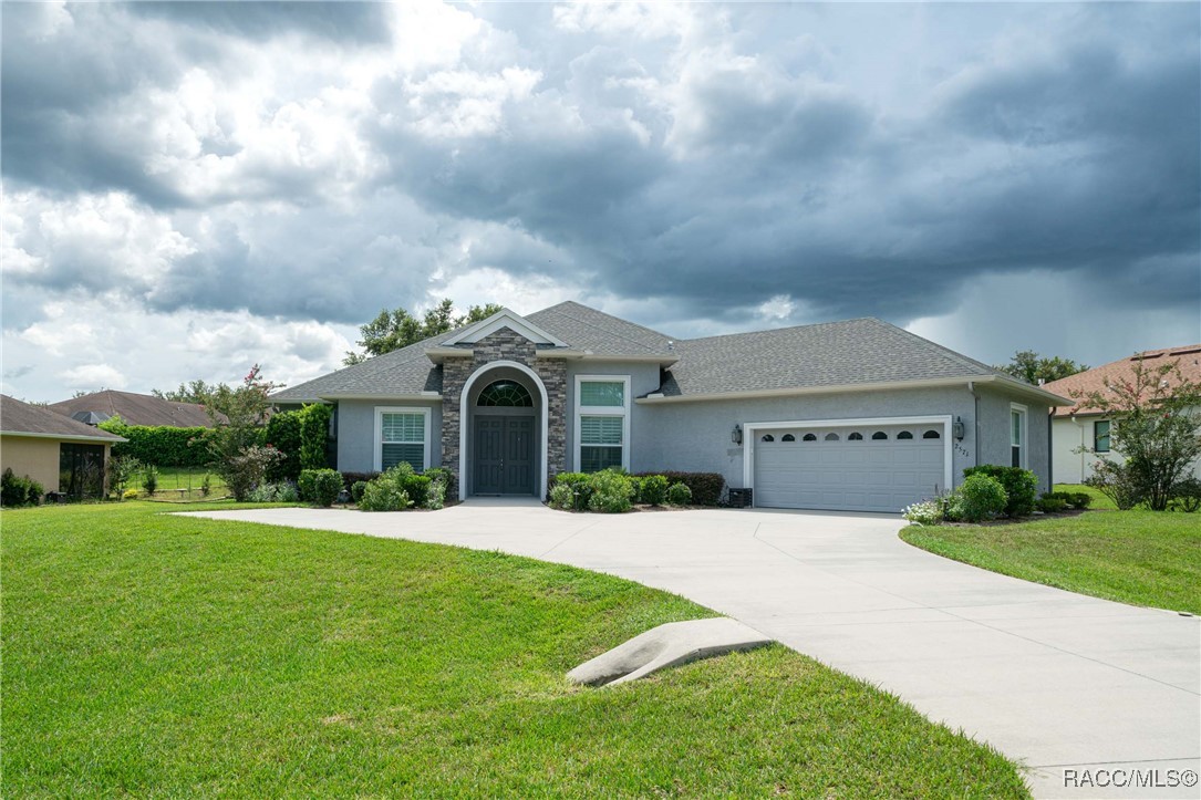 2571 N Brentwood Circle, Lecanto, Florida image 1