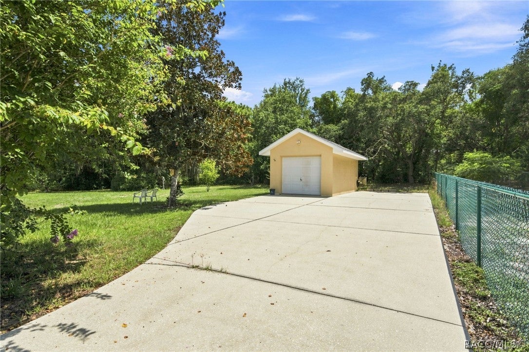 2168 W Begonia Drive