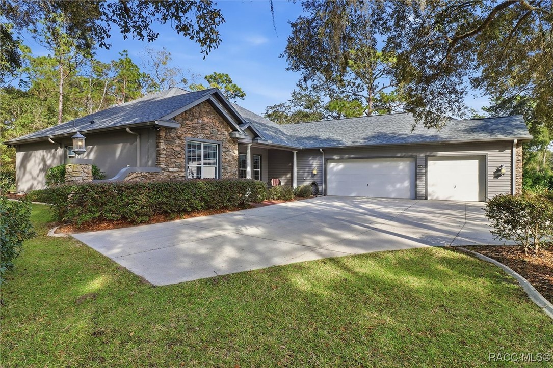 1735 W Redding Street