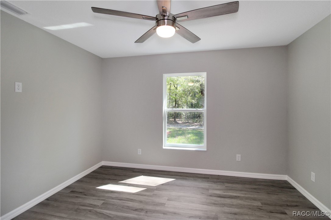 8639 N Collarette Way, Citrus Springs, Florida image 11