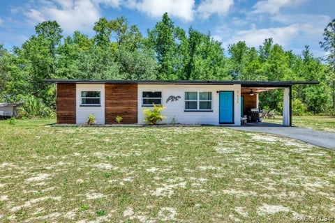 Homes For Sale - 7635 W 7 Rivers Drive<br/> Citrus County, Crystal River, FL 34429