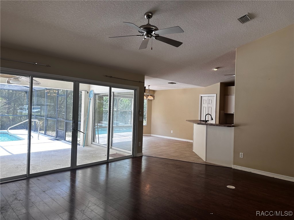 4581 N Rushmore Loop, Beverly Hills, New York image 11