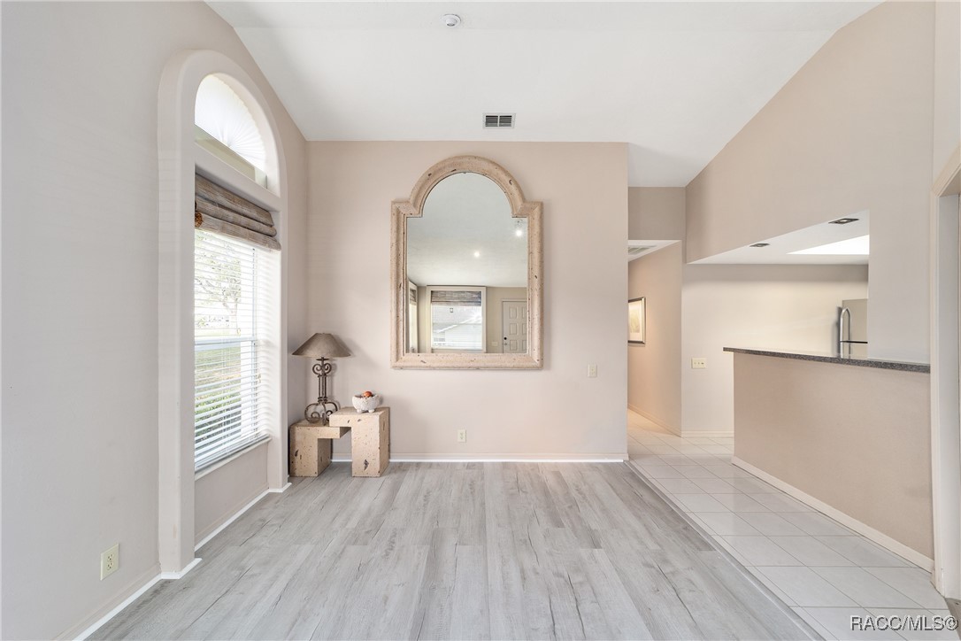 3560 N Timothy Terrace, Beverly Hills, New York image 13