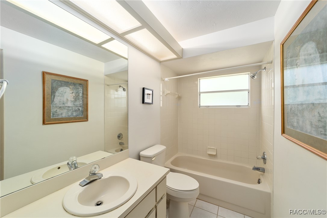 3560 N Timothy Terrace, Beverly Hills, New York image 27