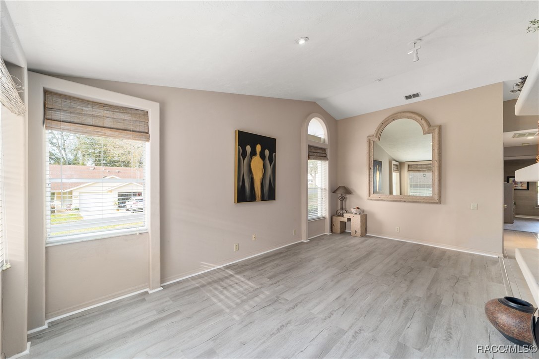 3560 N Timothy Terrace, Beverly Hills, New York image 9