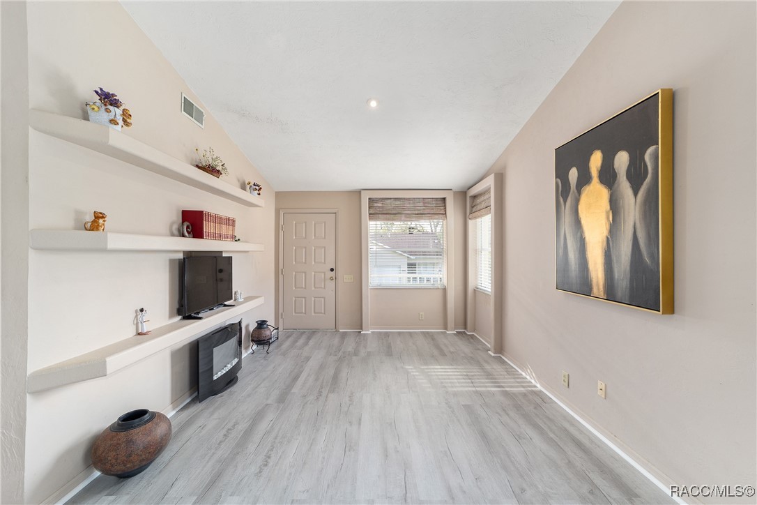 3560 N Timothy Terrace, Beverly Hills, New York image 11