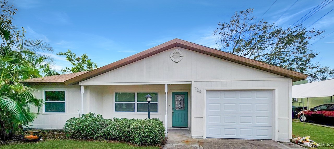 720 Lake Palms Drive, Largo, Florida image 2