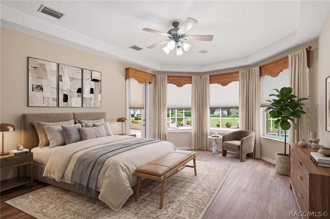 926 E Triple Crown Loop