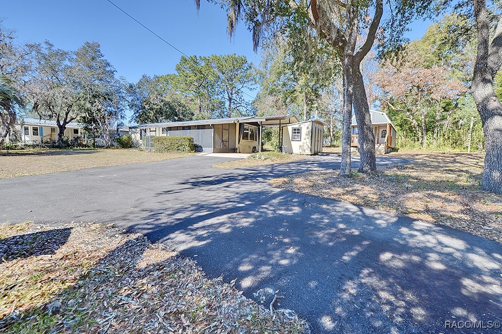 2615 E Center Street, Inverness, Florida image 2