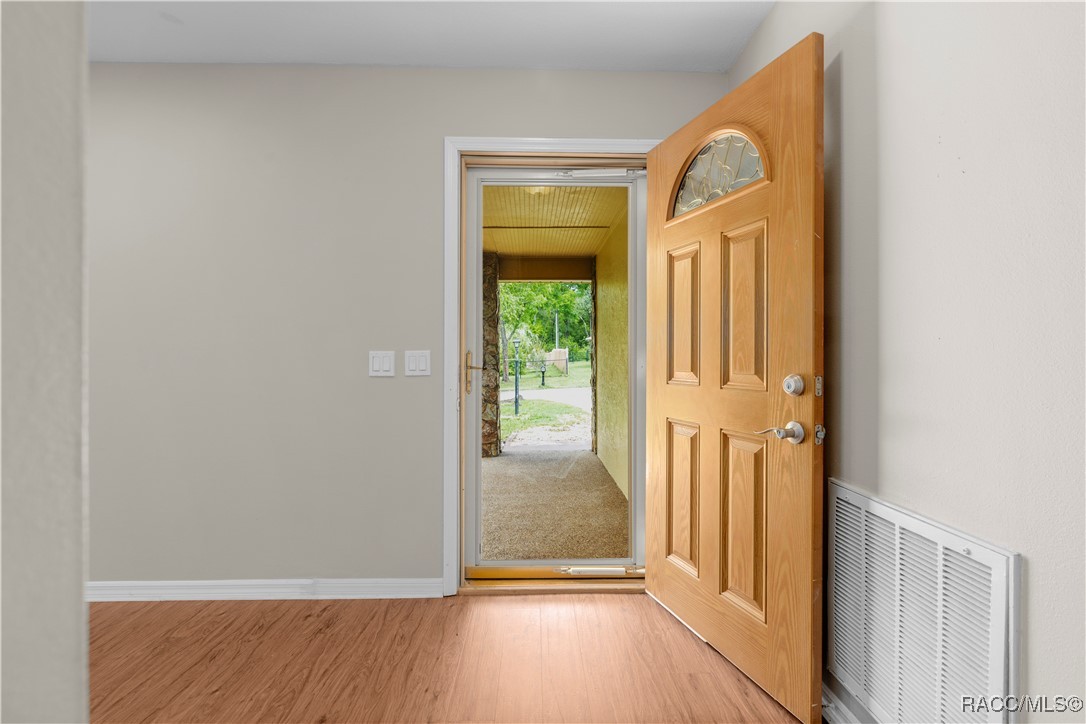 2280 W Tee Circle, Citrus Springs, Florida image 5