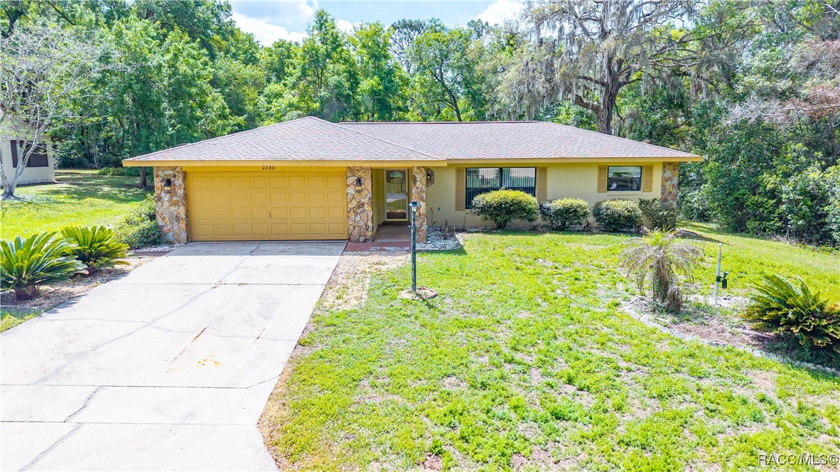 2280 W Tee Circle, Citrus Springs, Florida image 1