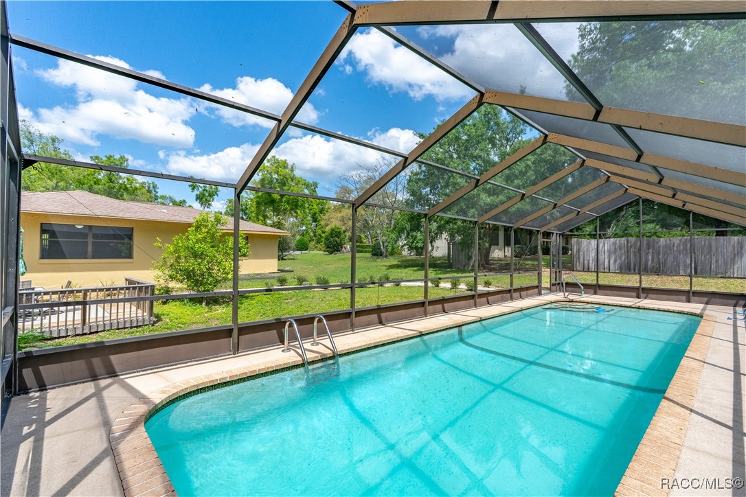 2280 W Tee Circle, Citrus Springs, Florida image 2