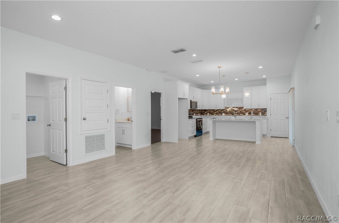 822 Poplar Street