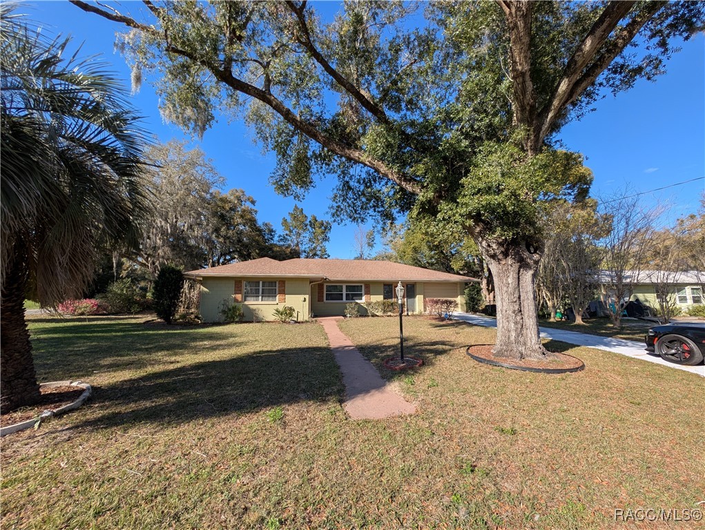 5433 E Live Oak Lane, Inverness, Florida image 2