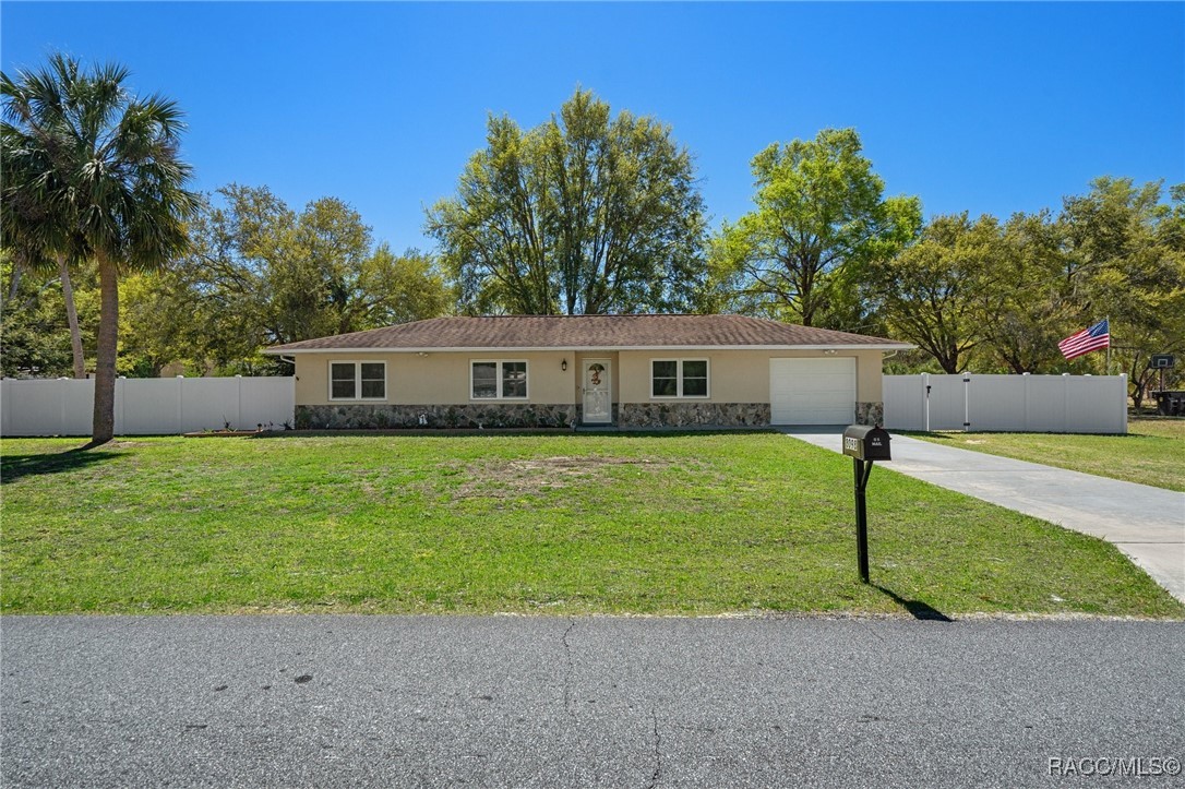 8098 W Longfellow Street, Homosassa, Florida image 1