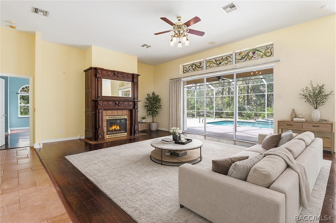 24 Livingstone Daisy Court