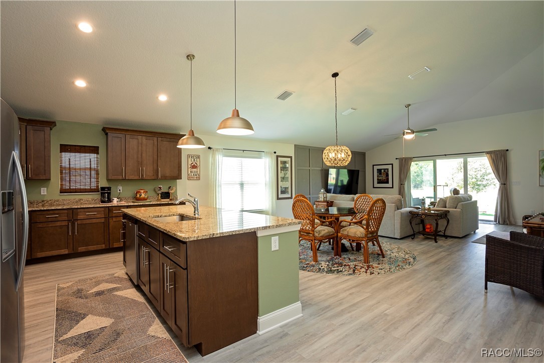 539 W Back Nine Circle, Beverly Hills, Florida image 18