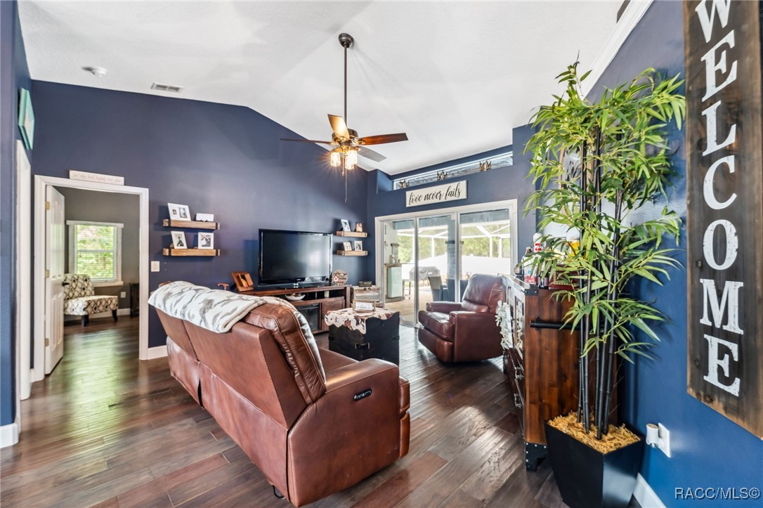 9 Plumbago Court