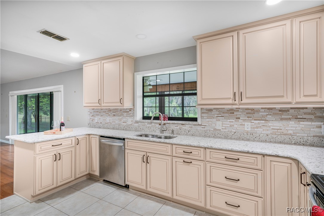 8831 E Sandpiper Drive, Inverness, Florida image 19