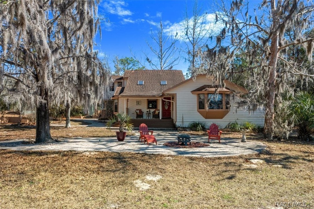 9520 N Holyoak Terrace