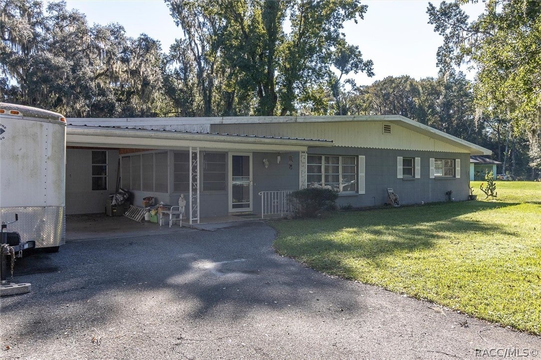 7633 S Crescent Loop