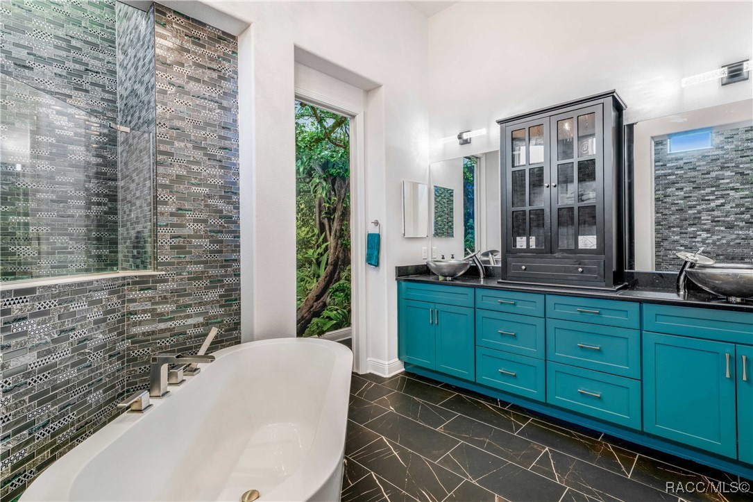 Hernando, Florida, 34442, United States, 3 Bedrooms Bedrooms, ,4 BathroomsBathrooms,Residential,Active,1969984