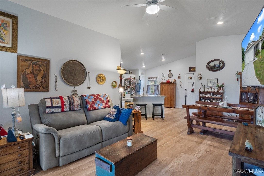 10541 S Drew Bryant Circle, Floral City, New York image 14