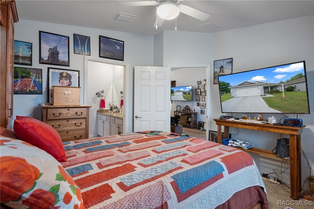 10541 S Drew Bryant Circle, Floral City, New York image 17
