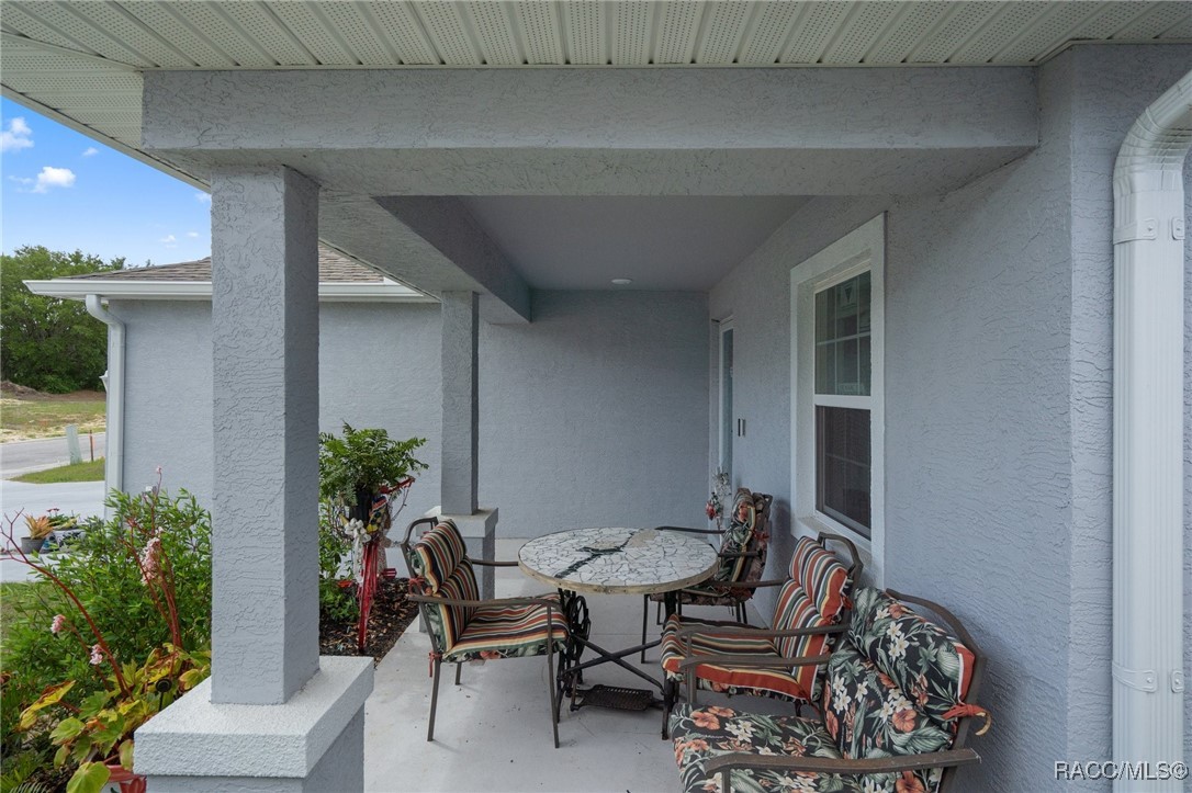 10541 S Drew Bryant Circle, Floral City, New York image 3