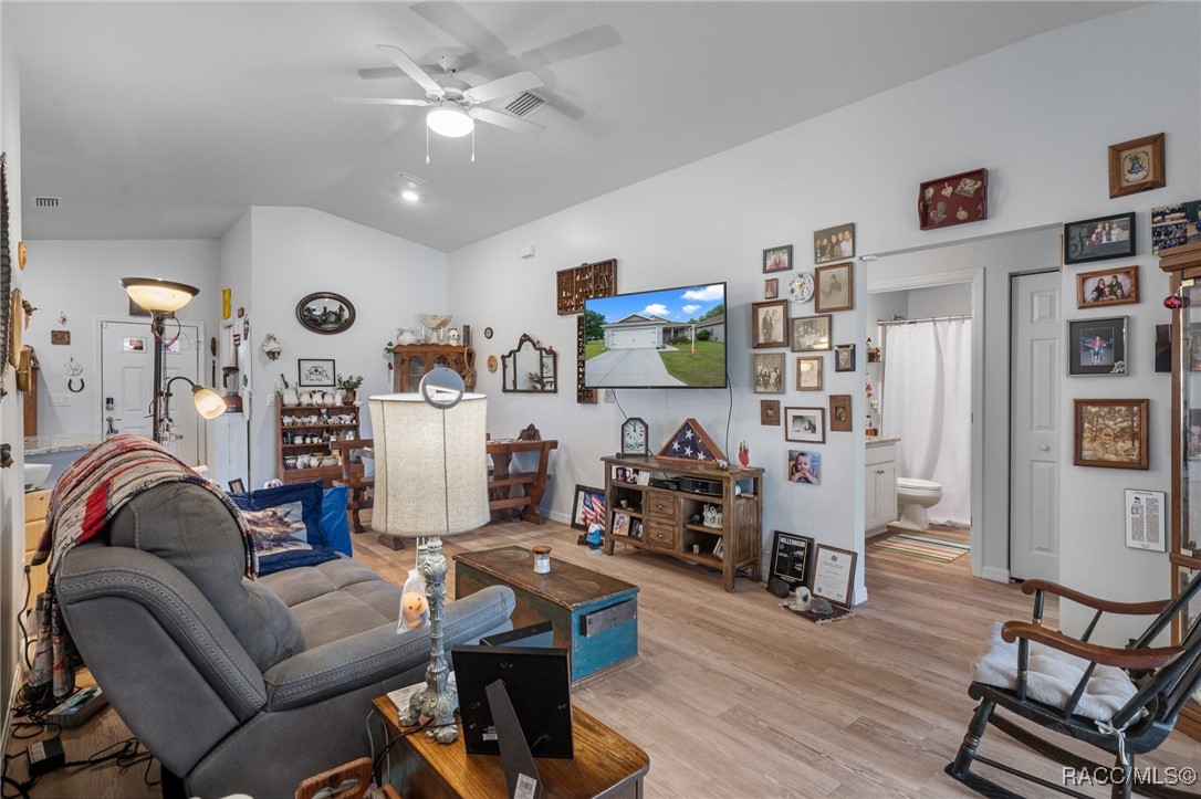 10541 S Drew Bryant Circle, Floral City, New York image 13