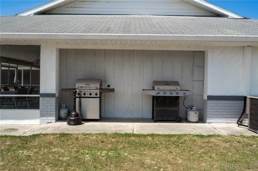 10541 S Drew Bryant Circle, Floral City, New York image 35