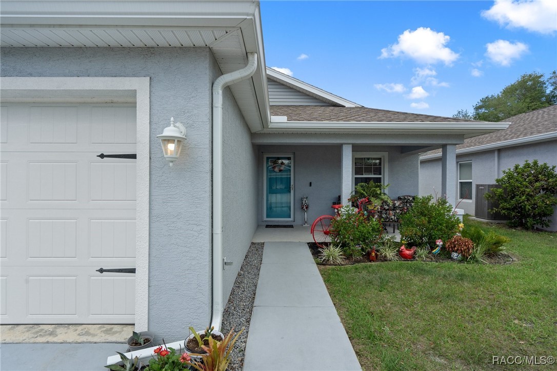 10541 S Drew Bryant Circle, Floral City, New York image 2