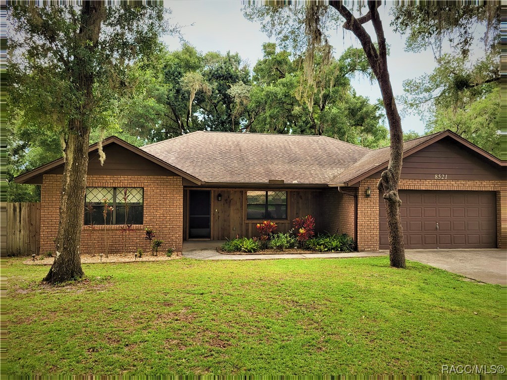 8521 E Henderson Trail