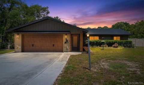 Homes For Sale - 905 & 835 N Mcgowan Avenue<br/> Citrus County, Crystal River, FL 34429