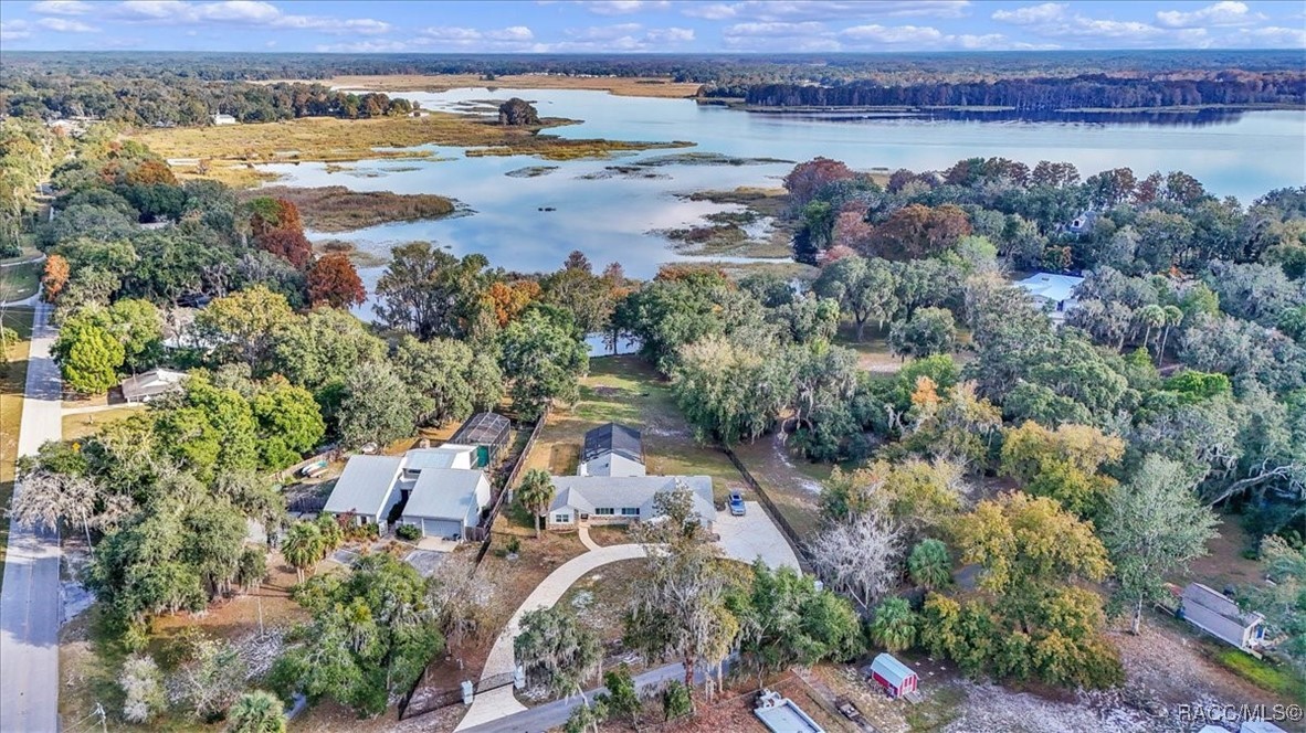 223 S Nesbitt Terrace