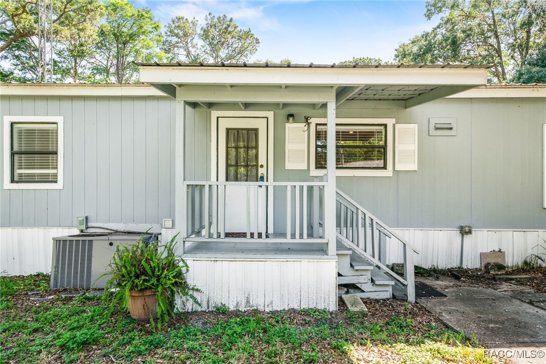 11350 SE 203rd Place, Inglis, Florida image 9