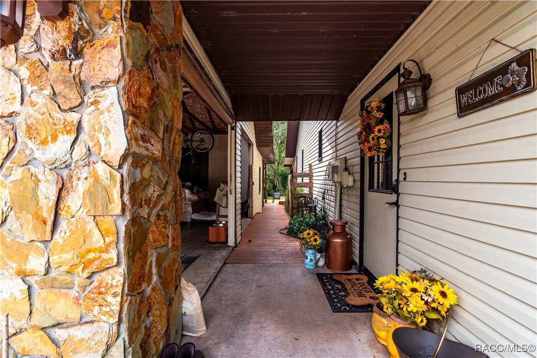4200 W Breckenridge Court, Beverly Hills, New York image 7
