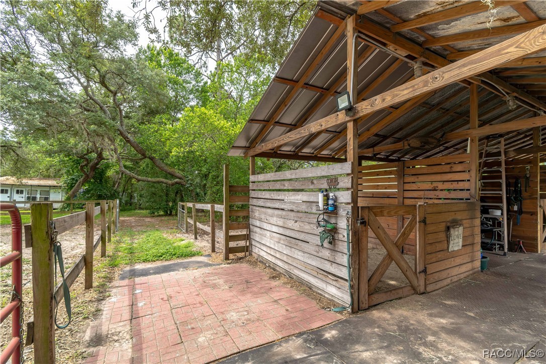 4200 W Breckenridge Court, Beverly Hills, New York image 31