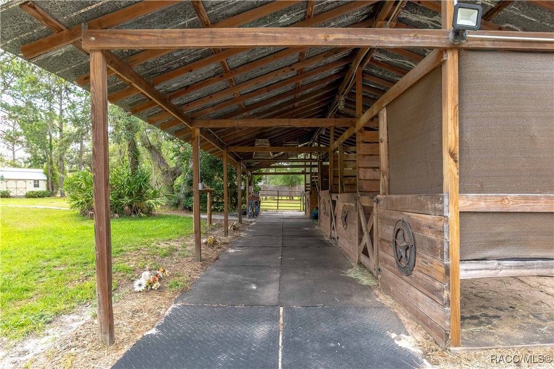 4200 W Breckenridge Court, Beverly Hills, New York image 32