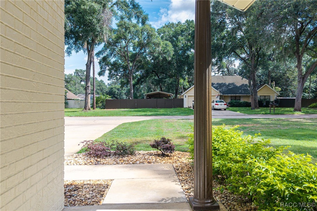 8456 E Henderson Trail