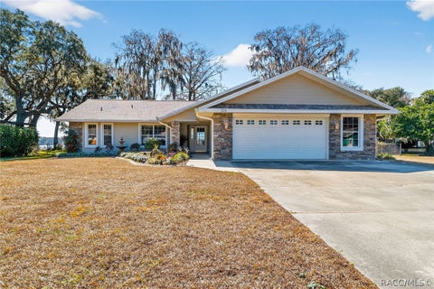 Homes For Sale - 115 S Hunting Lodge Drive<br/> Inverness, FL 34453