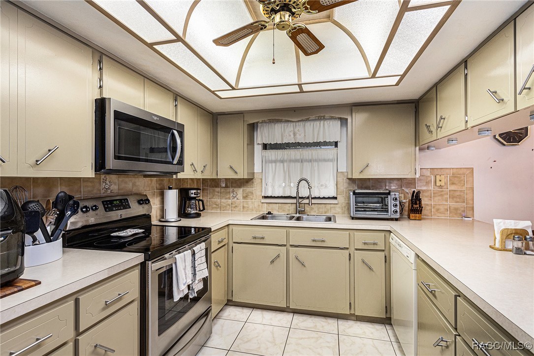 4150 S Apopka Avenue, Inverness, New York image 14